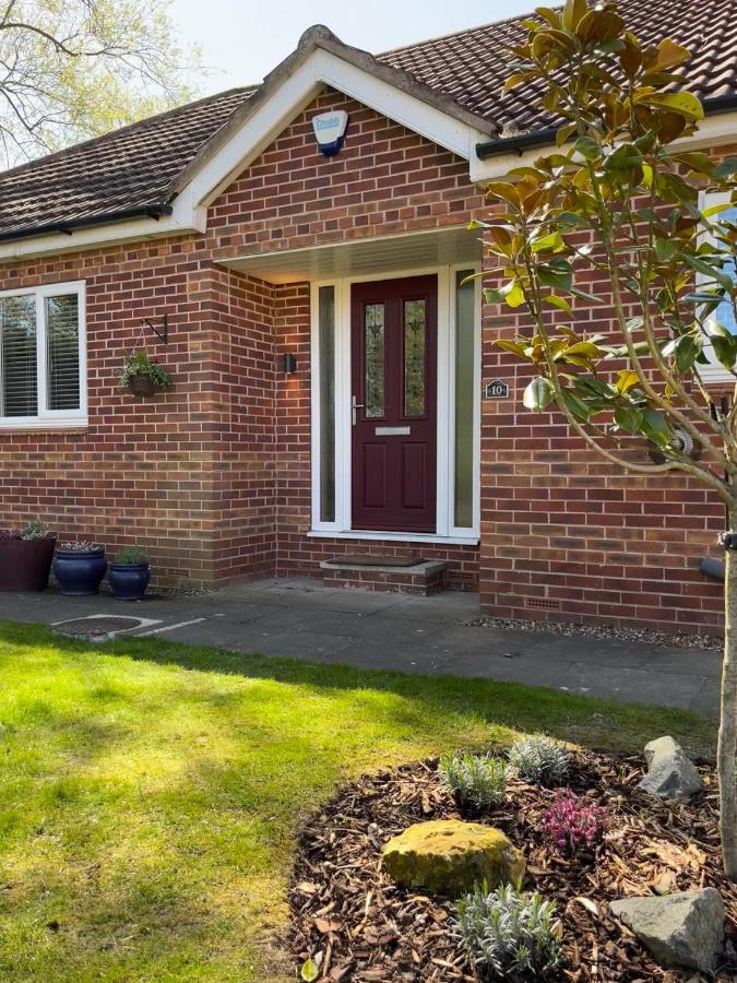 Stunning Beverley Bungalow W Fireplace, Private Parking, And Garden 外观 照片